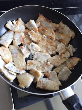 煎<a href=/shicai/shucai/YuTou/index.html target=_blank><u>芋头</u></a>糕