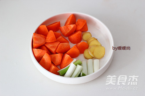 #苏泊尔#五指毛<a href=/shicai/guopin/Tao/index.html target=_blank><u>桃</u></a>煲猪骨汤的做法