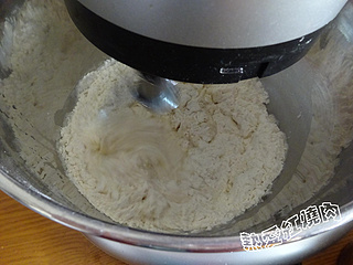 <a href=/shicai/shucai/BaiLuoBo/index.html target=_blank><u>白<a href=/shicai/shucai/LuoBo/index.html target=_blank><u>萝卜</u></a></u></a><a href=/shicai/rouqin/ZhuRou/index.html target=_blank><u>猪肉</u></a>馅饼