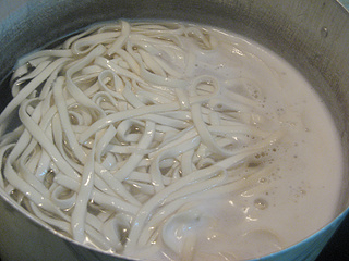 <a href=/shicai/shucai/XiHongShi/index.html target=_blank><u>西红柿</u></a><a href=/shicai/rouqin/JiDan/index.html target=_blank><u>鸡蛋</u></a>宽面