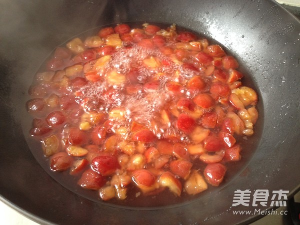 <a href=/shicai/guopin/ShanZha/index.html target=_blank><u>山楂</u></a>酱的做法