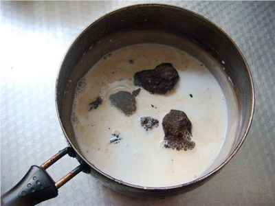 糯香<a href=/shicai/mimian/HongDou/index.html target=_blank><u>红豆</u></a>凉糕步骤1