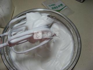 双色<a href=zt/qifengdg target=_blank><u>戚风蛋糕</u></a>