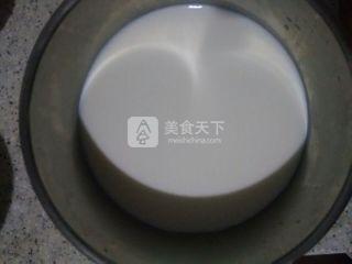 自制<a href=/shicai/mimian/SuanNai/index.html target=_blank><u>酸奶</u></a>