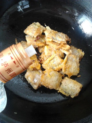 <a href=/shicai/diaoweipin/Cu/index.html target=_blank><u>醋</u></a>焖<a href=/shicai/shuichanpin/DaiYu/index.html target=_blank><u>带鱼</u></a>