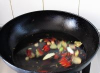 教大家做正宗麻辣<a href=/shicai/rouqin/YaBo/index.html target=_blank><u>鸭脖</u></a>的几个小秘方