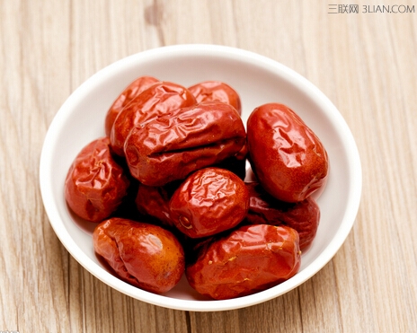 吃什么补<a href=/shicai/rouqin/Xue/index.html target=_blank><u>血</u></a> 6种水果补<a href=/shicai/rouqin/Xue/index.html target=_blank><u>血</u></a>养颜效果好