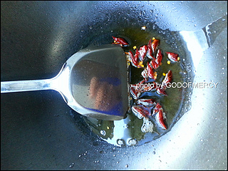 舌尖上的高考:舒缓压力<a href=/shicai/shucai/BaiCai/index.html target=_blank><u>白菜</u></a>炒肉片