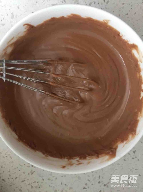<a href=/shicai/mimian/QiaoKeLi/index.html target=_blank><u>巧克力</u></a>乳酪蛋糕的做法