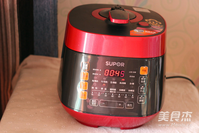 #苏泊尔#红烧<a href=/shicai/rouqin/YangPai/index.html target=_blank><u>羊排</u></a>的做法