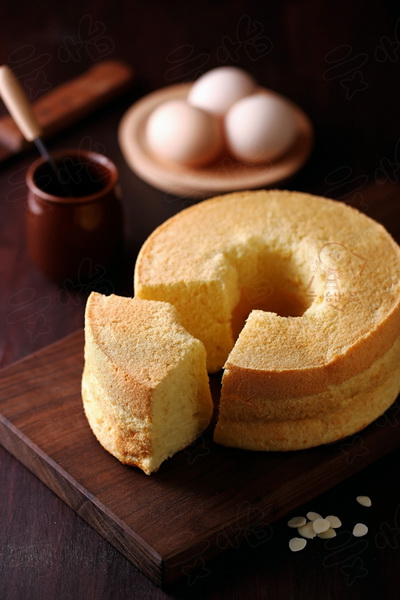 <a href=/shicai/guopin/XingRen/index.html target=_blank><u><a href=/shicai/guopin/Xing/index.html target=_blank><u>杏</u></a>仁</u></a><a href=zt/qifengdg target=_blank><u>戚风蛋糕</u></a>步骤