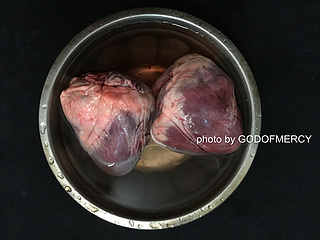 蒸着吃的卤<a href=/shicai/rouqin/ZhuXin/index.html target=_blank><u>猪心</u></a>