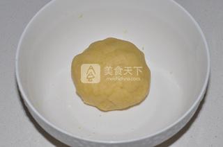 玫瑰果仁双酥月饼