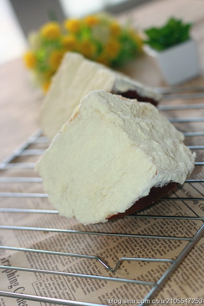 <a href=/shicai/mimian/NaiLao/index.html target=_blank><u>奶酪</u></a>包