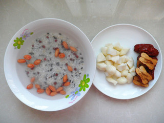 <a href=/shicai/shucai/BuQi/index.html target=_blank><u>荸荠</u></a>红<a href=/shicai/guopin/Zao/index.html target=_blank><u>枣</u></a>粥