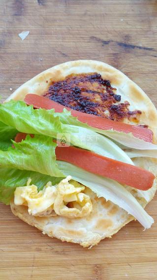 家常<a href=/shicai/rouqin/JiDan/index.html target=_blank><u>鸡蛋</u></a>灌饼