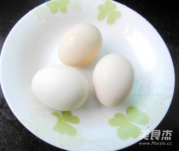 蛋白炒<a href=/shicai/mimian/YuMi/index.html target=_blank><u>玉米</u></a>的做法