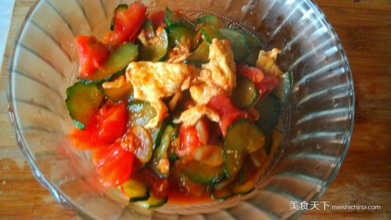 <a href=/shicai/shucai/HuangGua/index.html target=_blank><u>黄瓜</u></a><a href=/shicai/shucai/XiHongShi/index.html target=_blank><u>西红柿</u></a>炒蛋