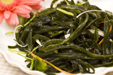 凉拌<a href=/shicai/shuichanpin/HaiDai/index.html target=_blank><u>海带</u></a>丝的做法