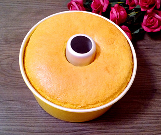 六寸中空海绵蛋糕