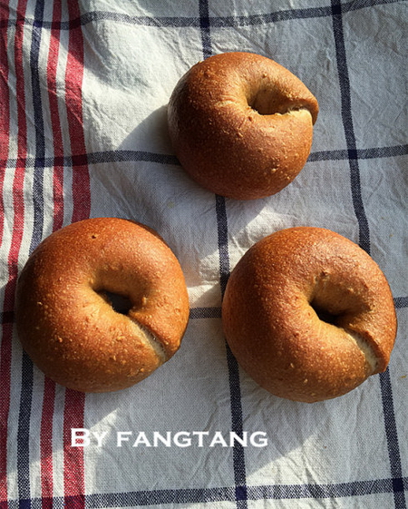 <a href=/shicai/mimian/YanMai/index.html target=_blank><u>燕麦</u></a>杂粮贝果