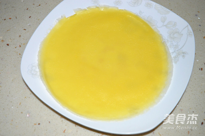 港式<a href=/shicai/guopin/CaoMei/index.html target=_blank><u>草莓</u></a>班乾的做法