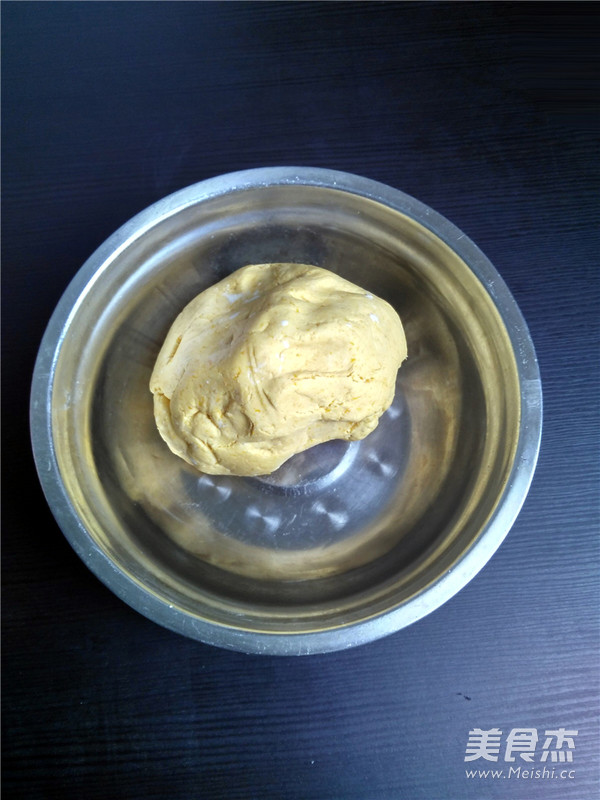 <a href=/shicai/shucai/NanGua/index.html target=_blank><u>南瓜</u></a>汤圆的做法