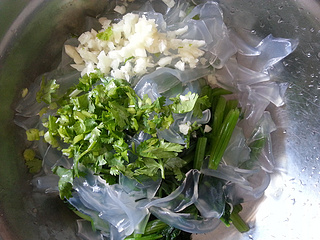 拉皮<a href=/shicai/shucai/BoCai/index.html target=_blank><u>菠菜</u></a>