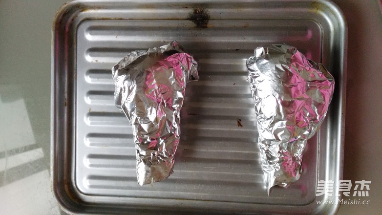 烤五香<a href=/shicai/rouqin/JiTui/index.html target=_blank><u>鸡腿</u></a>的做法