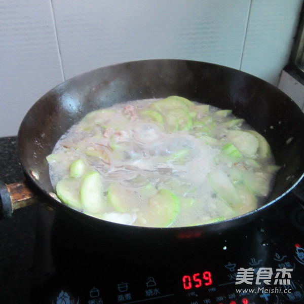 <a href=/shicai/mimian/FenSi/index.html target=_blank><u>粉丝</u></a><a href=/shicai/shucai/SiGua/index.html target=_blank><u>丝瓜</u></a>汤的做法