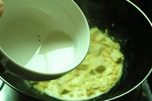 <a href=/shicai/shuichanpin/YaoZhu/index.html target=_blank><u>瑶柱</u></a>蟹<a href=/shicai/mimian/HuangDou/index.html target=_blank><u>黄豆</u></a>腐步骤16