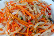 <a href=/shicai/shucai/HuLuoBo/index.html target=_blank><u>胡<a href=/shicai/shucai/LuoBo/index.html target=_blank><u>萝卜</u></a></u></a>炒肉