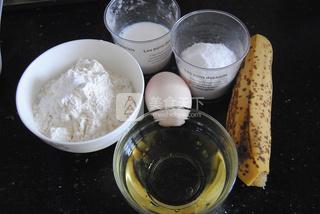 <a href=/shicai/guopin/XianJiao/index.html target=_blank><u>香蕉</u></a><a href=/shicai/mimian/QiaoKeLi/index.html target=_blank><u>巧克力</u></a>蛋糕