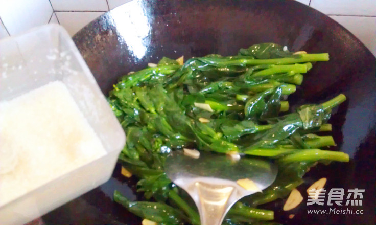 蒜香<a href=/shicai/shucai/YouCai/index.html target=_blank><u>油菜</u></a>心的做法