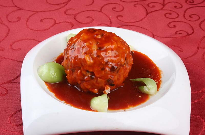 <a href=zt/hsszt target=_blank><u>红烧狮子头</u></a>的家常做法1