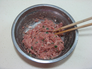 煎酿<a href=/shicai/mimian/DouFu/index.html target=_blank><u>豆腐</u></a>夹