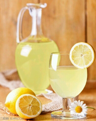 怎么泡<a href=/shicai/guopin/NingMeng/index.html target=_blank><u>柠檬</u></a>水发挥最大效果
