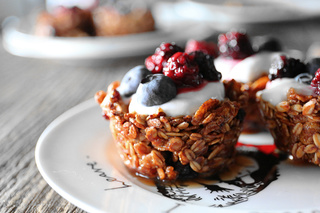 <a href=/shicai/mimian/SuanNai/index.html target=_blank><u>酸奶</u></a>莓果<a href=/shicai/mimian/YanMai/index.html target=_blank><u>燕麦</u></a>杯