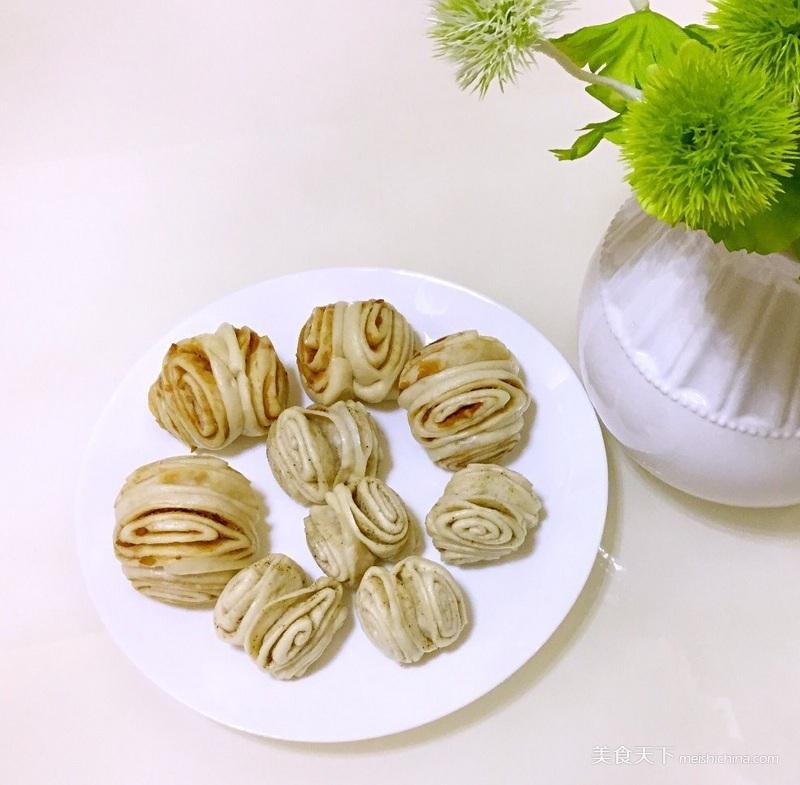 <a href=/shicai/guopin/HuaSheng/index.html target=_blank><u>花生</u></a>酱花卷+椒盐花卷