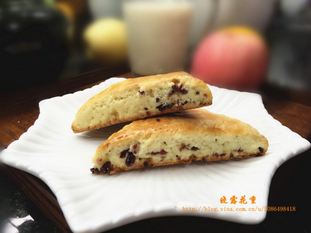 <a href=/shicai/guopin/ManYueMei/index.html target=_blank><u>蔓越莓</u></a><a href=/shicai/mimian/NaiYou/index.html target=_blank><u>奶油</u></a>司康怎么做