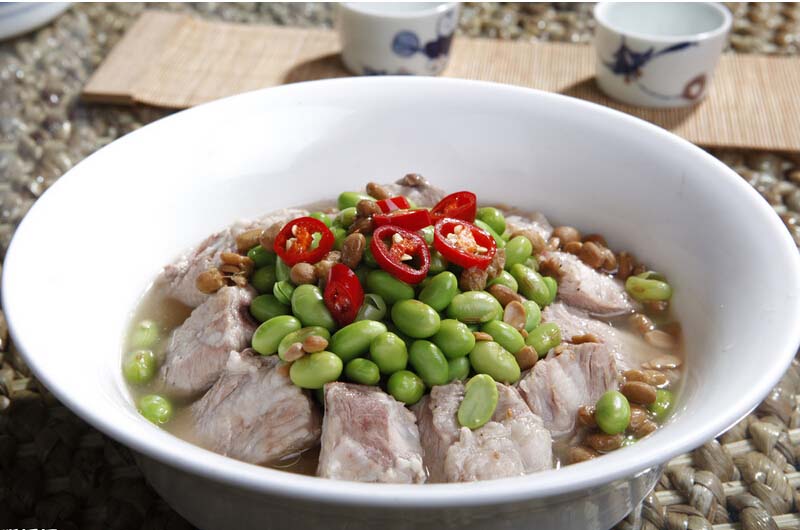 清蒸<a href=/shicai/rouqin/PaiGu/index.html target=_blank><u>排骨</u></a>的做法3