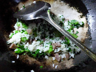 腊肠菜芯炒饭
