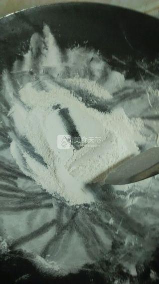 <a href=/shicai/mimian/LvDou/index.html target=_blank><u>绿豆</u></a>沙冰皮月饼