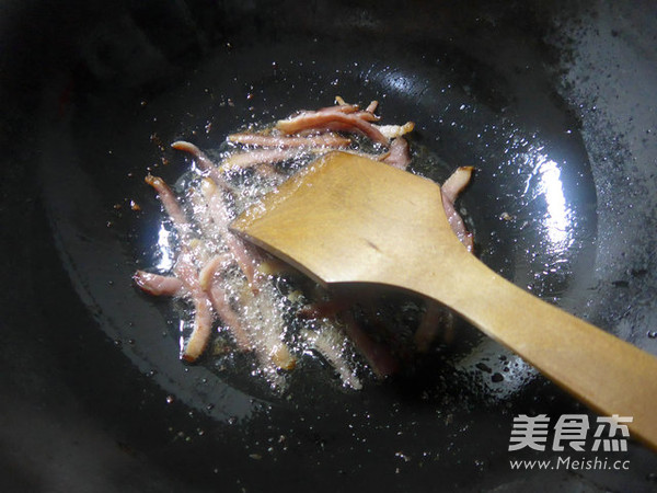 酱肉素鸡炒<a href=/shicai/shucai/QinCai/index.html target=_blank><u>芹菜</u></a>的做法