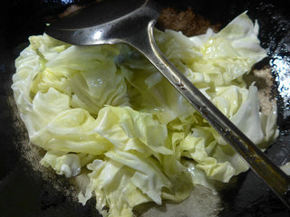 咖喱墨<a href=/shicai/shuichanpin/YuWan/index.html target=_blank><u>鱼丸</u></a>圆<a href=/shicai/shucai/BaiCai/index.html target=_blank><u>白菜</u></a>