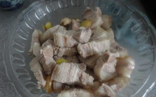 <a href=/shicai/guopin/Xing/index.html target=_blank><u>杏</u></a>鲍菇红烧肉