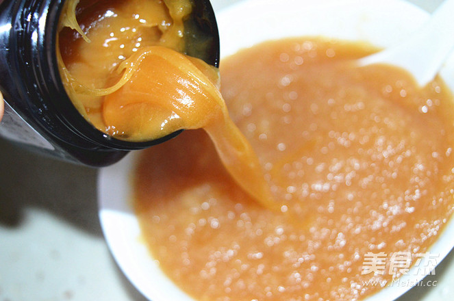 电饭煲版<a href=/shicai/diaoweipin/FengMi/index.html target=_blank><u>蜂蜜</u></a><a href=/shicai/guopin/PingGuo/index.html target=_blank><u>苹果</u></a>酱的做法