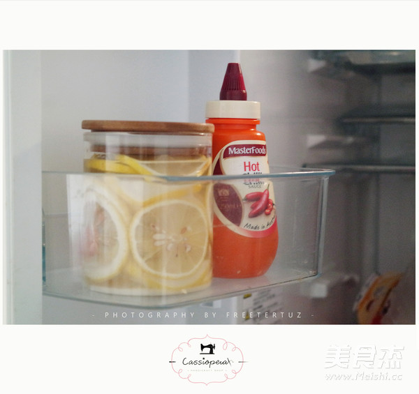 腌<a href=/shicai/guopin/NingMeng/index.html target=_blank><u>柠檬</u></a>片 (蜜浸<a href=/shicai/guopin/NingMeng/index.html target=_blank><u>柠檬</u></a>)的做法