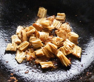 <a href=/shicai/mimian/FuZhu/index.html target=_blank><u>腐竹</u></a>莴荀炒肉