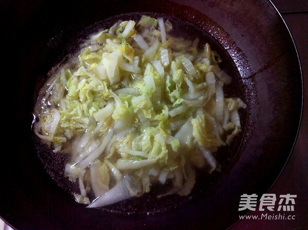 <a href=/shicai/shucai/BaiCai/index.html target=_blank><u>白菜</u></a>冻<a href=/shicai/mimian/DouFu/index.html target=_blank><u>豆腐</u></a><a href=/shicai/rouqin/PaiGu/index.html target=_blank><u>排骨</u></a>汤的做法